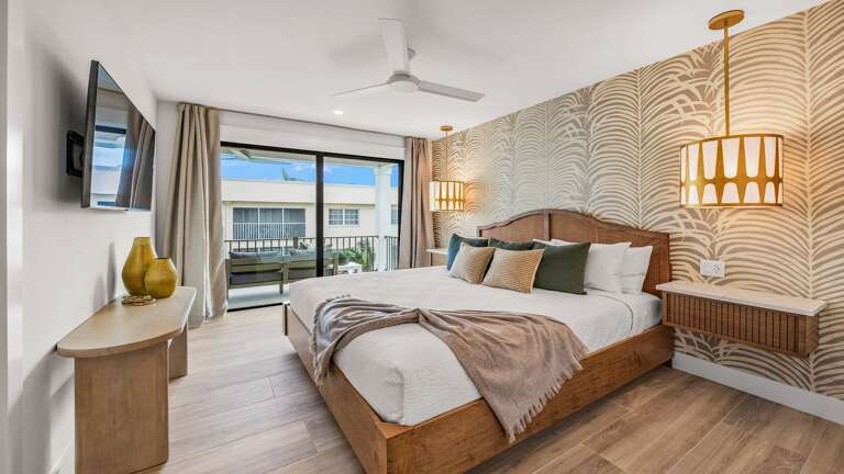 Bedroom 4 - En-Suite Bathroom - King Sized Bed - Balcony Access Bedroom 4 - En-Suite Bathroom - King Sized Bed - Balcony Access