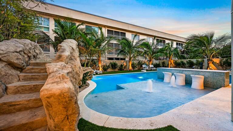 Twilight - Resort Style Pool & Spa - Water Slide Twilight - Resort Style Pool & Spa - Water Slide