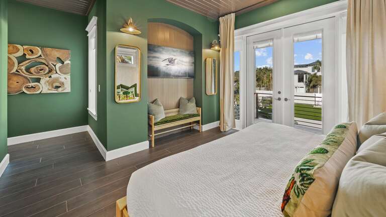 Bedroom 2 - King Sized Bed w/ En-Suite Bathroom and Balcony Access