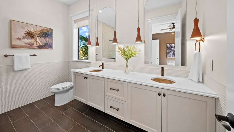 Bathroom 3 - En Suite w/ Walk-in Shower