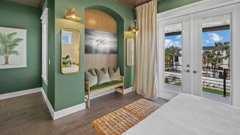 Bedroom 5 - King Sized Bed w/ En-Suite Bathroom