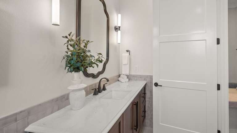 Bathroom 4 - En Suite w/ Walk-in Shower