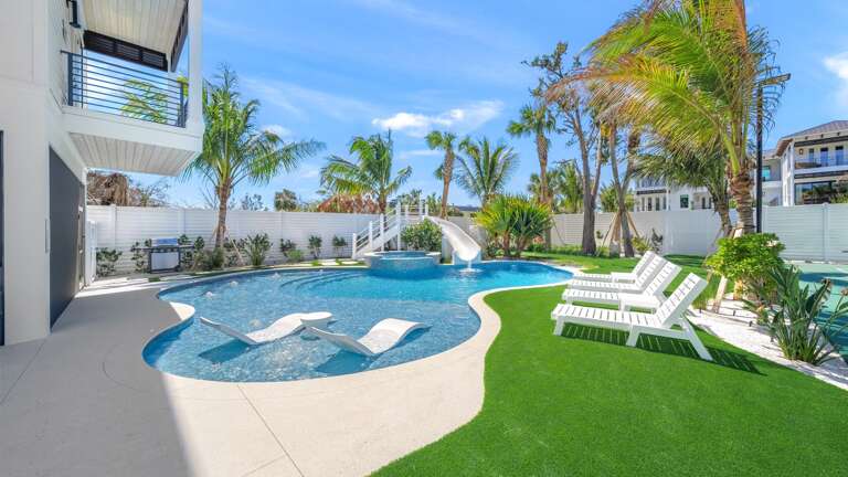 Resort Style Pool w/ Waterslide and Oversized Spa - Mini Golf, Pickleball, Hockey, Basketball and Ping Pong