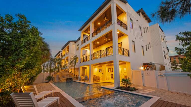 Twilight - Resort Style Pool w/ Spa - Waterslide & Waterfall Grado