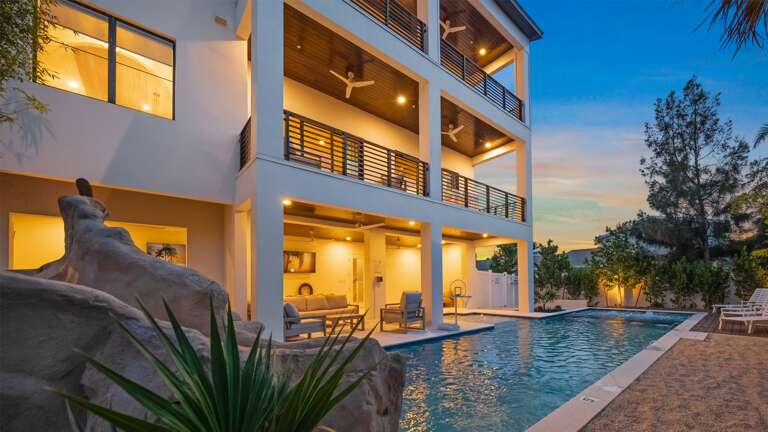 Twilight - Resort Style Pool & Spa - Waterslide - Waterfall Grado