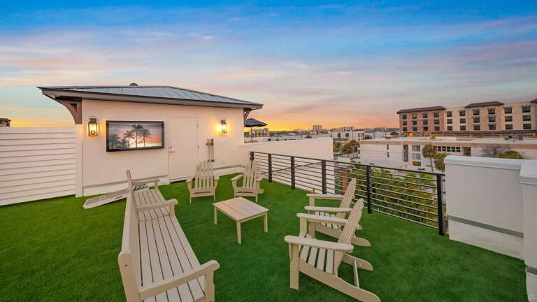 Twilight - Rooftop - Seating Area - Outdoor HDTV