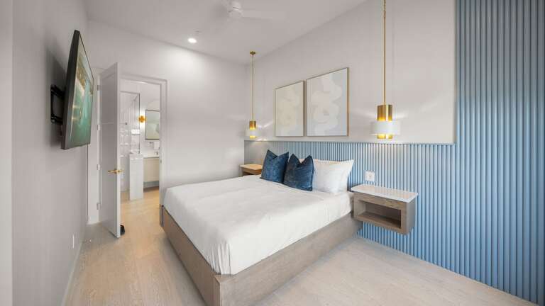 Living Level 2 - Master Bedroom 2 - King Size Bed and En-Suite Bathroom