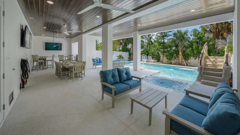 Covered Pool Area - Outdoor Dining - Lounge Area