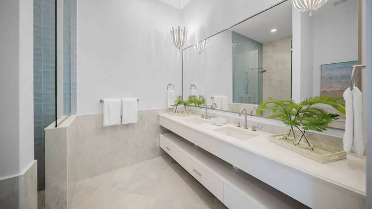 Master Bedroom - En-Suite Bathroom - Double Vanity