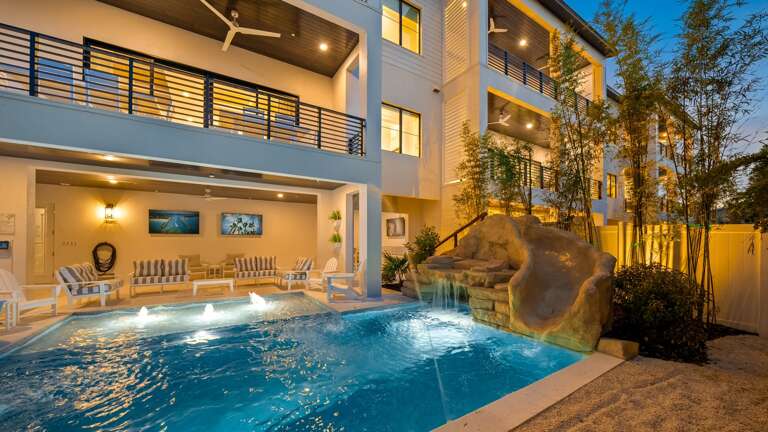 Twilight - Resort Style Pool & Spa - Waterslide - Waterfall Grado