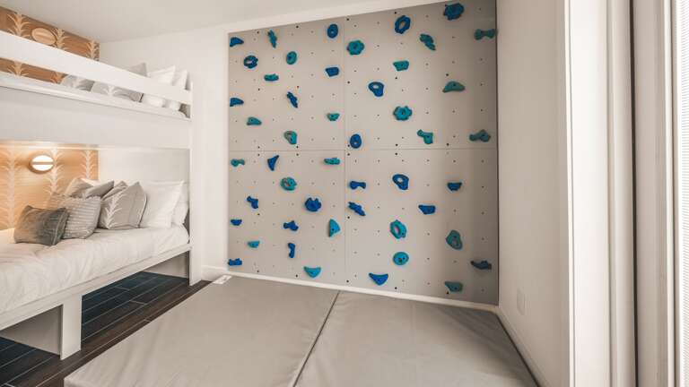 Home B - Bedroom 5 - Rock-Climbing Wall