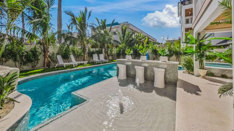 Home B - Resort Style Pool & Spa - Water Slide - Pool Volleyball