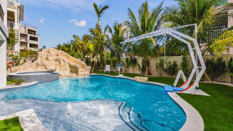 Home A - Resort Style Pool w/ Spa - Waterslide & Rope Swing