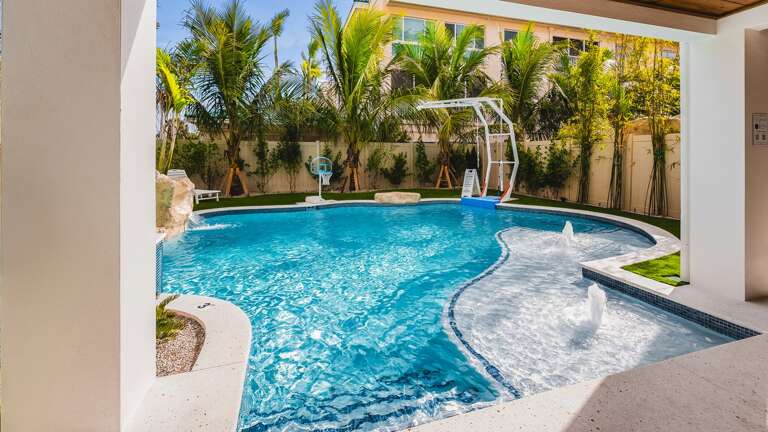 Home A - Resort Style Pool w/ Spa - Waterslide, Rope Swing, Mini Golf