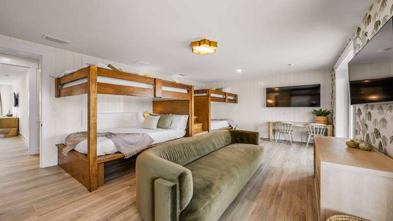 Home B - Bedroom 5 - En-Suite Bathroom - (2) Full/Full Bunk Beds - (2) HDTVs - Balcony Access