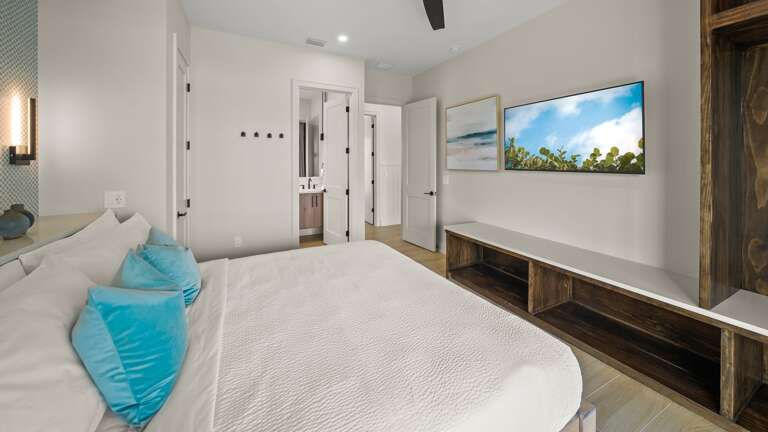 1st Living Level  - Bedroom 4 - King Size Bed