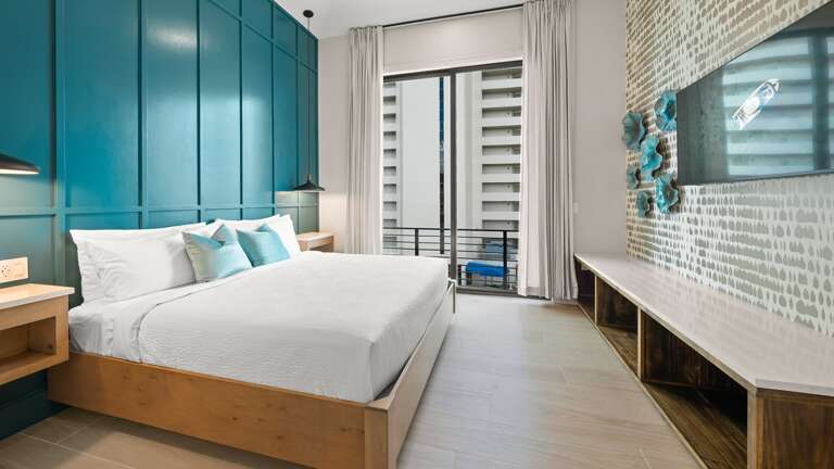 2nd Living Level  - Bedroom 6 - King Size Bed - En Suite Bathroom