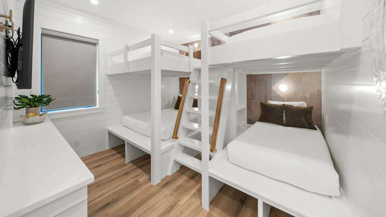 Bedroom 6 - Bunk Room