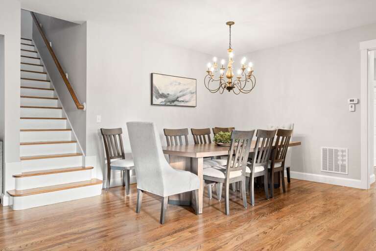 Gather the whole family comfortably in everyone's favorite space – the dining area! Enjoy laughter, good food and quality time together. The dining table seats 8.