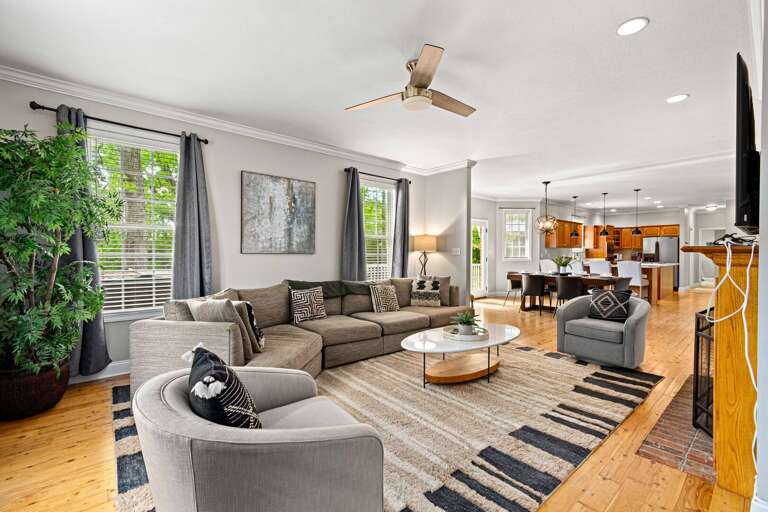Spacious Living Area Linked To Kitchen, Light-filled Lounging Layout