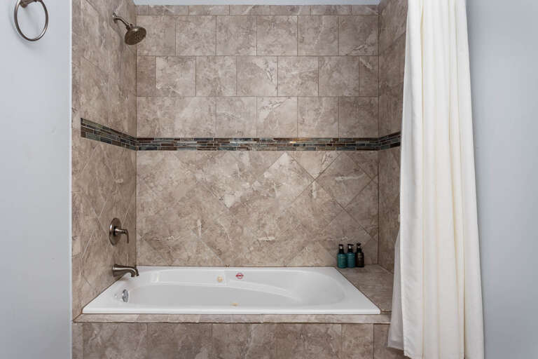 Your group will enjoy the luxury of multiple jet tubs during their stay!