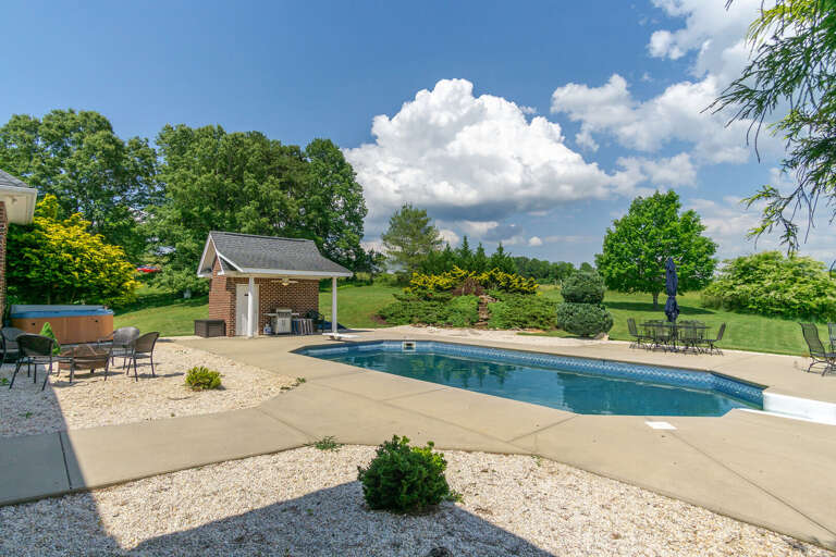 The firepit, BBQ and outdoor dining areas are perfect spaces to stargaze and watch fireflies.