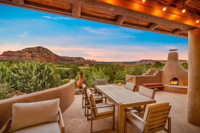[Home 1] Back Patio with Outdoor dining & grill (propane gas included)