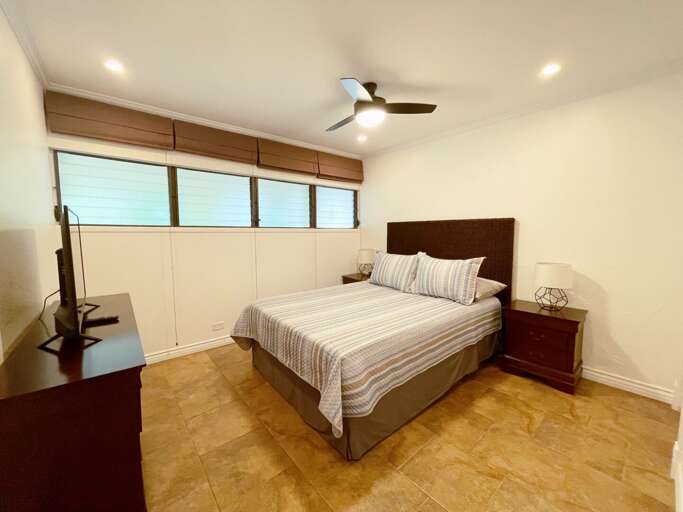 Kalanikai 303 has a queen sized bed