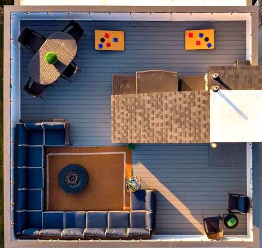 The rooftop has 350 sq ft of fun!