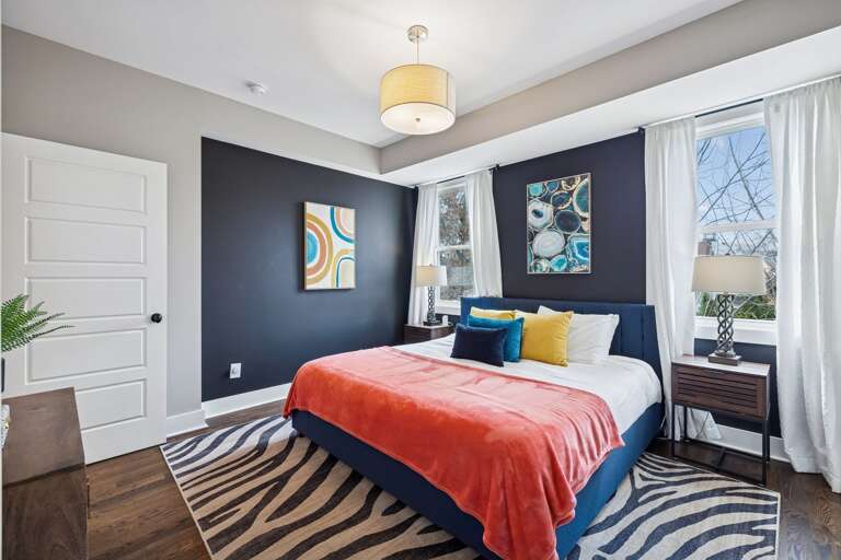 - Sink into layers of soft textures and calming hues that invite you to unwind - Statement art, natural light, and cloud like bedding create the coziest retreat - Whether it’s a quick nap or deep sleep, this bed delivers serious comfort