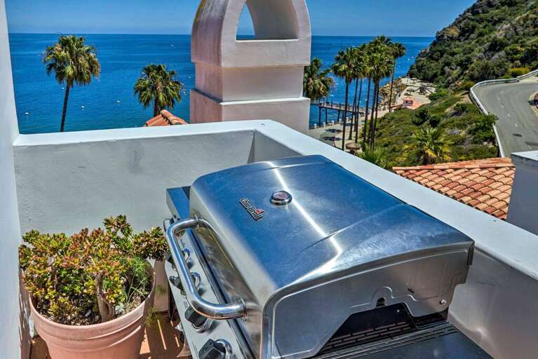 "Nothing but great things to say. Would do it again. Even with all the rain. Clean, great views, all the utensils, plates, cookware you could need. Home away from home. Loved it." Jonathan Stayed Dec 2021 