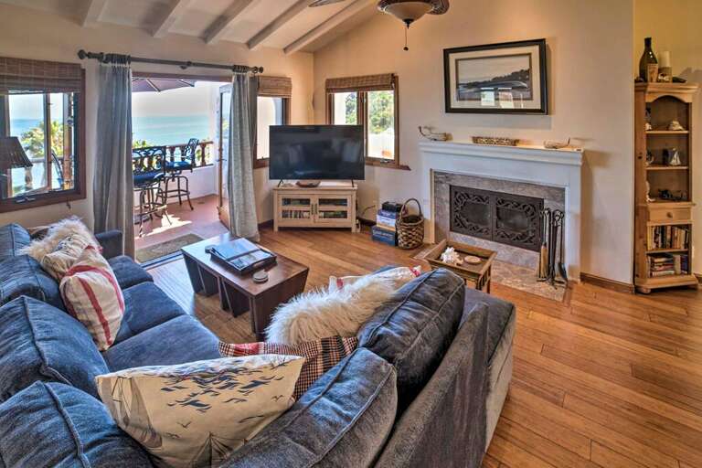 "Stunning view, beautifully decorated and one of the best locations in Hamilton Cove"