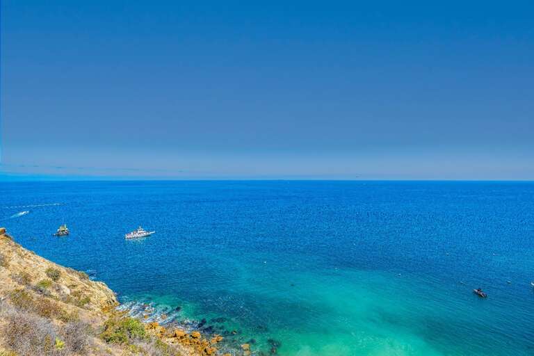 "Amazing views and location, we felt like we were in Greece. Beautiful Villa and very comfortable , well stocked and absolutely amazing outdoor patio views!Highly recommend!!" Daniel Stayed Jan 2022  "Amazing views and location, we felt like we were in Greece. Beautiful Villa and very comfortable , well stocked and absolutely amazing outdoor patio views!Highly recommend!!" Daniel Stayed Jan 2022