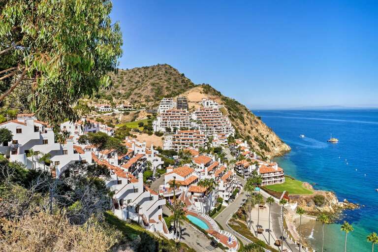 Exclusive and gated community of Hamilton Cove makes you feel like you are in Greece!!  Exclusive and gated community of Hamilton Cove makes you feel like you are in Greece!!