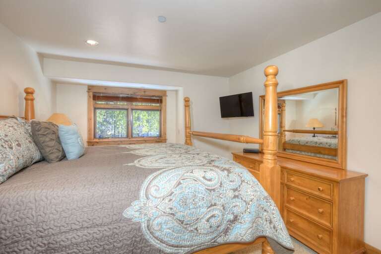 Get a good night's rest | King-sized bed | Upper Level Get a good night's rest | King-sized bed | Upper Level