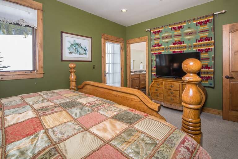 Catch up on your favorite new show | King-sized bed | Main Level