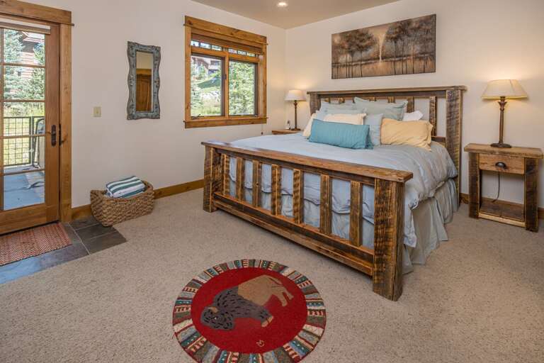 Master Bedroom | King-size bed | Main Level
