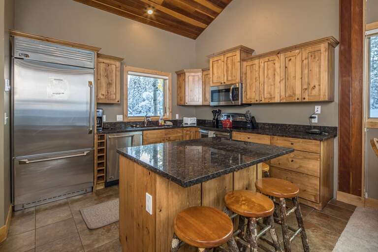 Have breakfast at the bar | Main Level