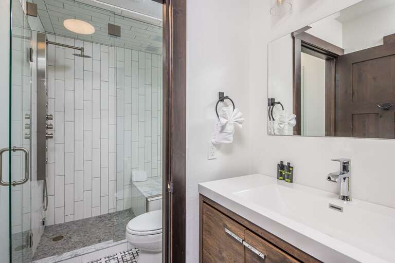 Main Level Master En-suite