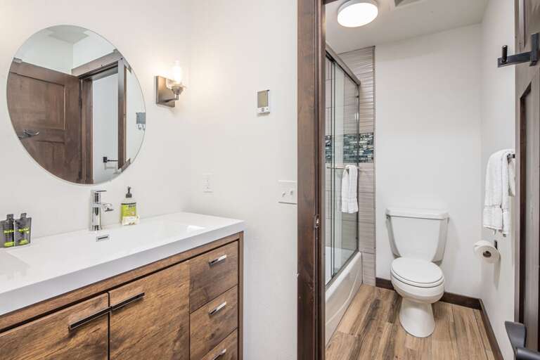 Upper Level Bunk Room En-suite