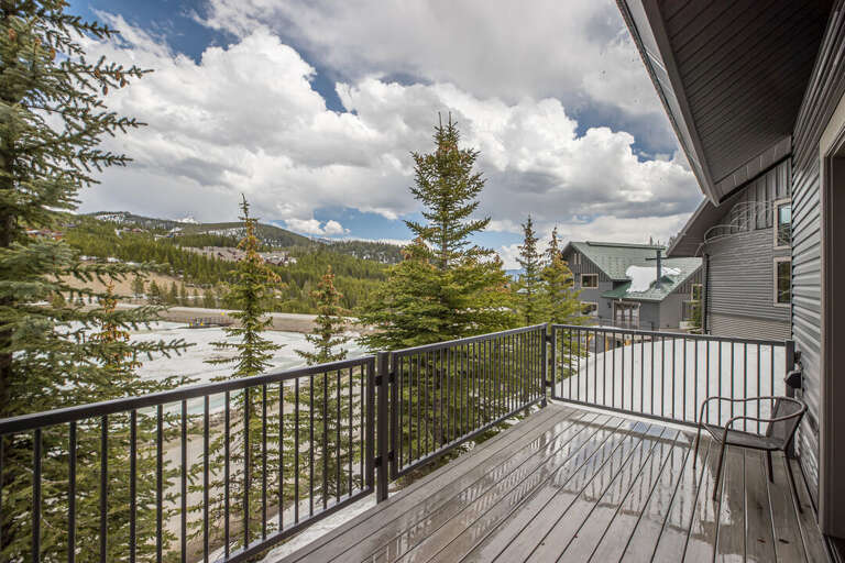 An ice covered Lake Levinsky! An ice covered Lake Levinsky!