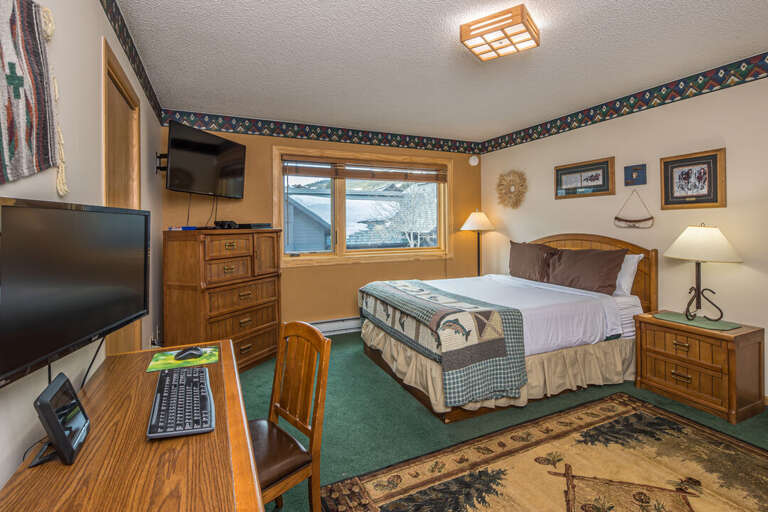 The upper level bedroom offers a dedicated workspace The upper level bedroom offers a dedicated workspace