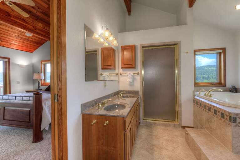 Have a bath or shower | Upper Level Have a bath or shower | Upper Level