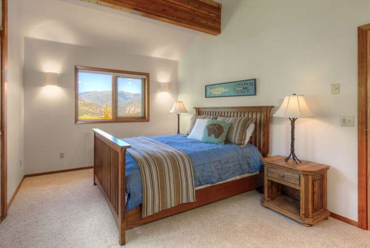 Have a good night's rest | Queen-sized bed | Upper Level Have a good night's rest | Queen-sized bed | Upper Level