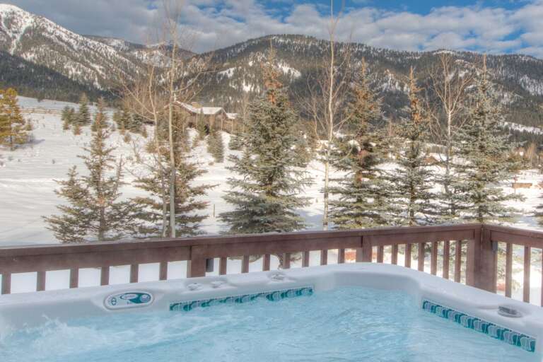 The hot tub is awesome all year round | Exterior The hot tub is awesome all year round | Exterior