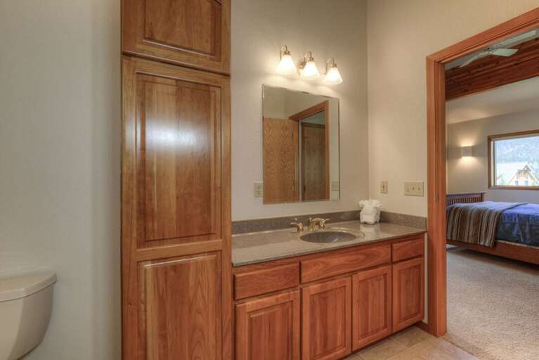 Lots of storage in the bathroom | Upper Level Lots of storage in the bathroom | Upper Level