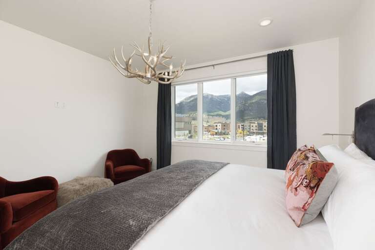 Enjoy Views of the Mountains | Upper Level