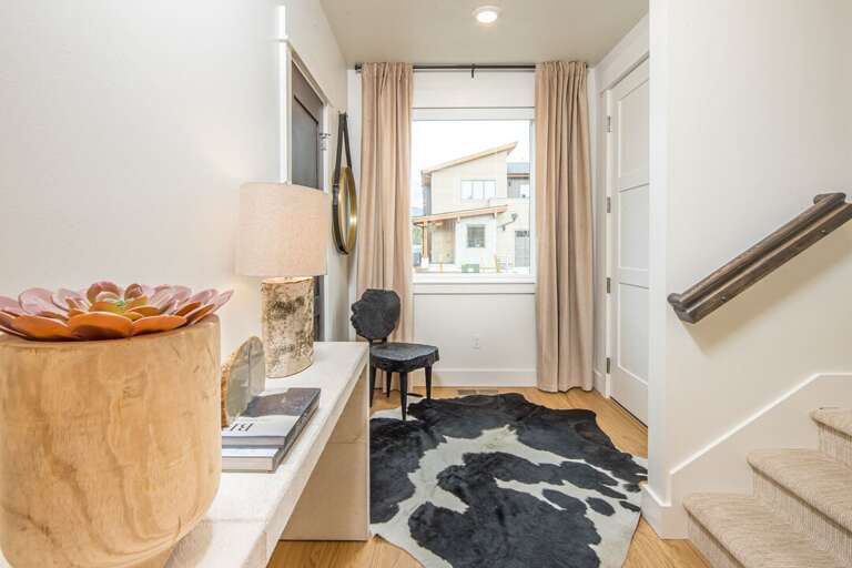 Entryway | Main Level