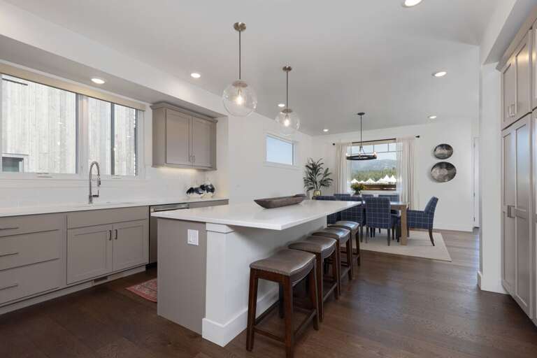 Have your morning coffee at the bar | Main Level