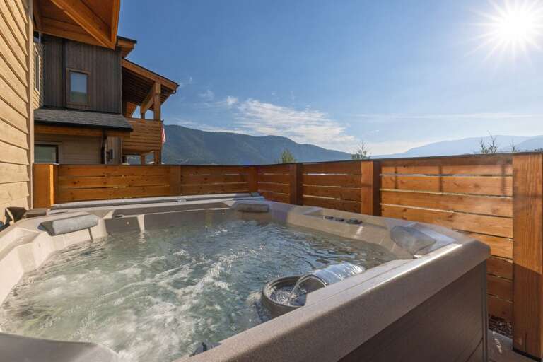 Relax in the hot tub | Exterior